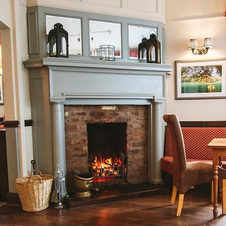The Bulls Head Hotel Milnthorpe Exterior photo
