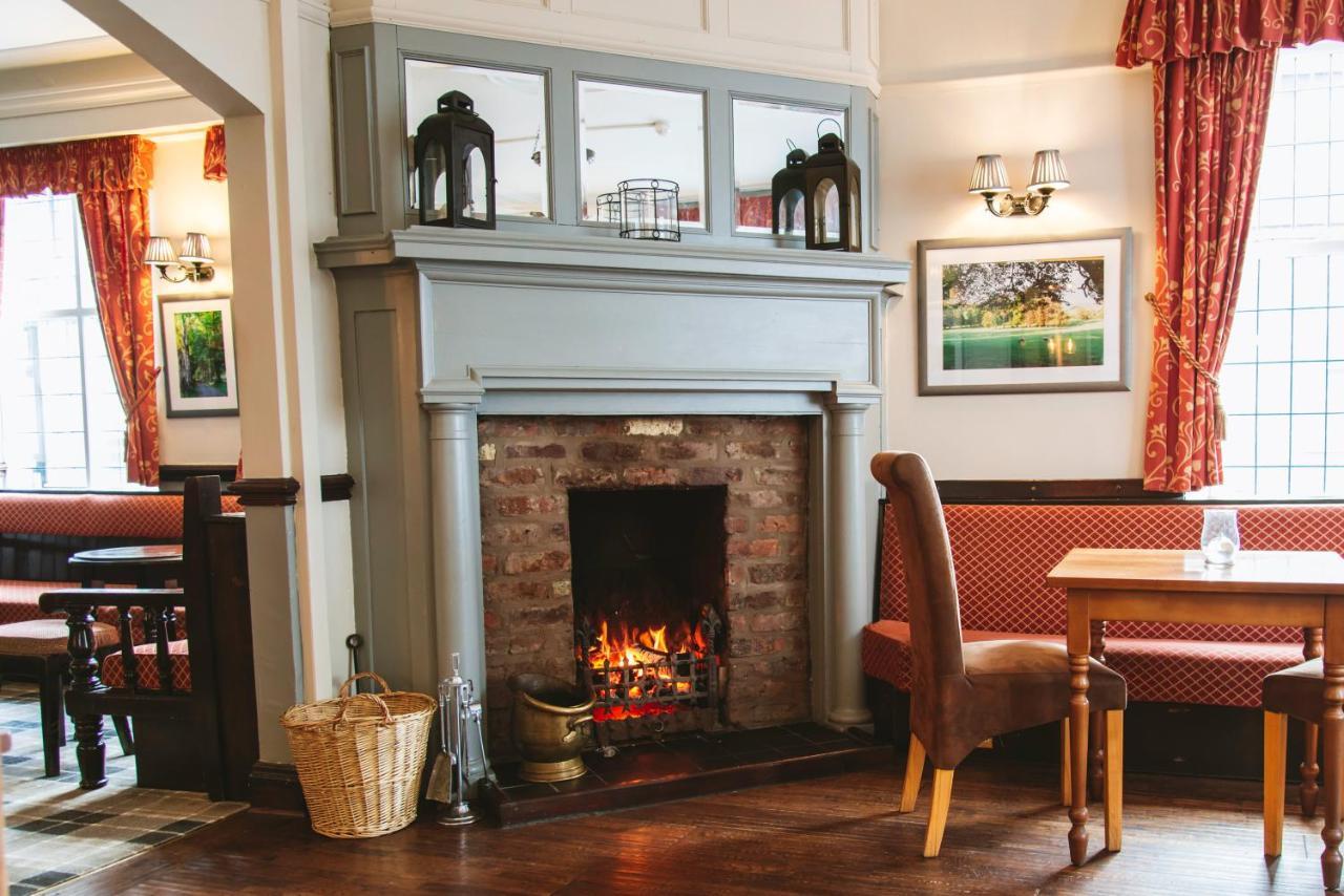 The Bulls Head Hotel Milnthorpe Exterior photo