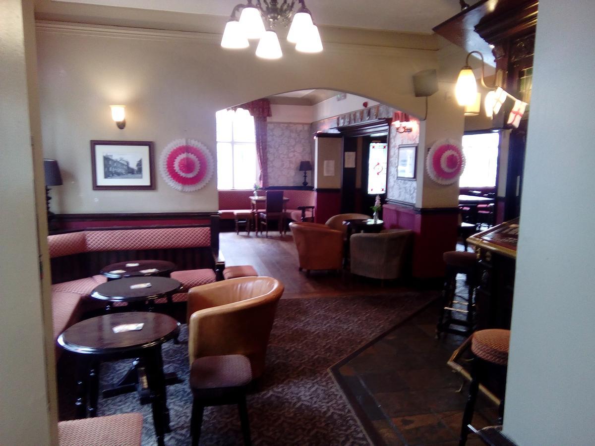 The Bulls Head Hotel Milnthorpe Exterior photo